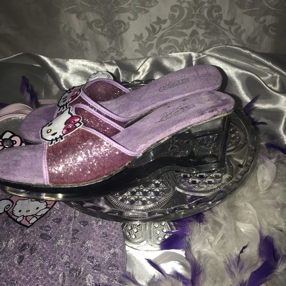 Rare🦄 adorable y2k custom hello kitty shoes with 🌈 light up heels🌈 - Picture 7 of 15